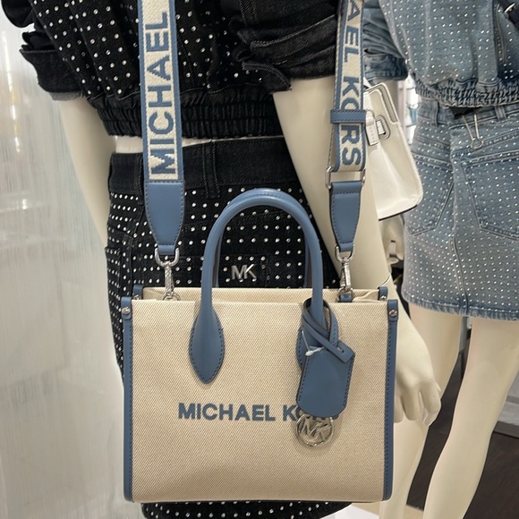Michael Kors Mirella Small Shopper Top Zip Logo Crossbody XBODY Bag MK
Denim
NWT - Picture 14 of 16